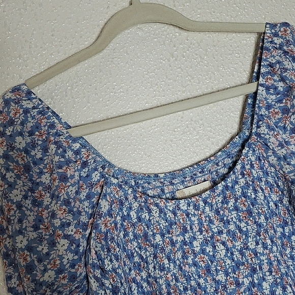 Altar'd State Tiered Floral Dress Scoop Neck Short Puff Sleeves Blue Multicolor - Picture 4 of 13